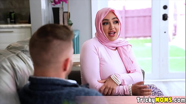 Arab housewife gets quickie fucked by a stranger